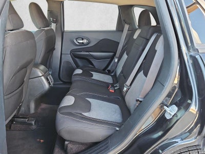 2016 Jeep Cherokee Sport