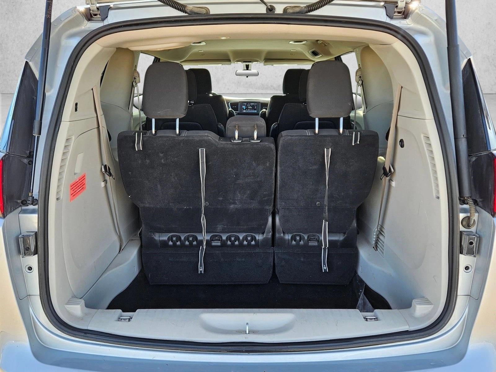 2022 Chrysler Voyager LX