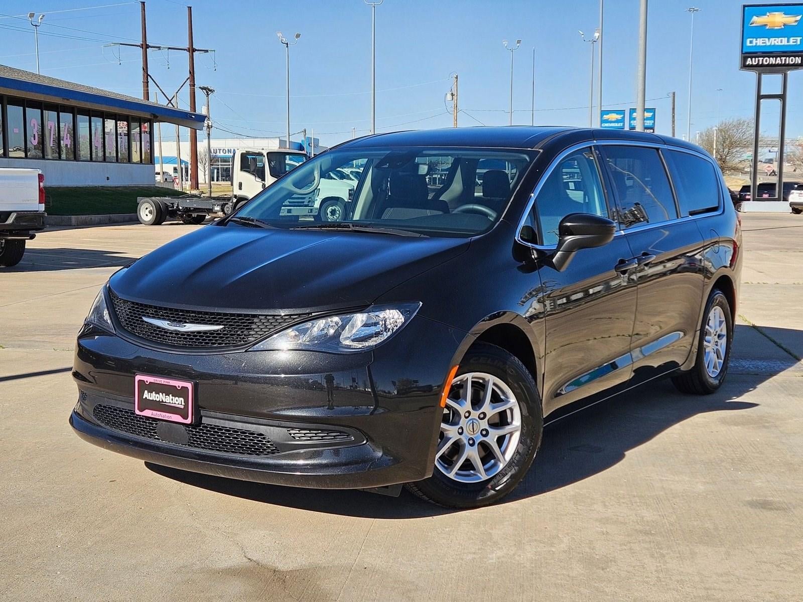 2023 Chrysler Voyager LX