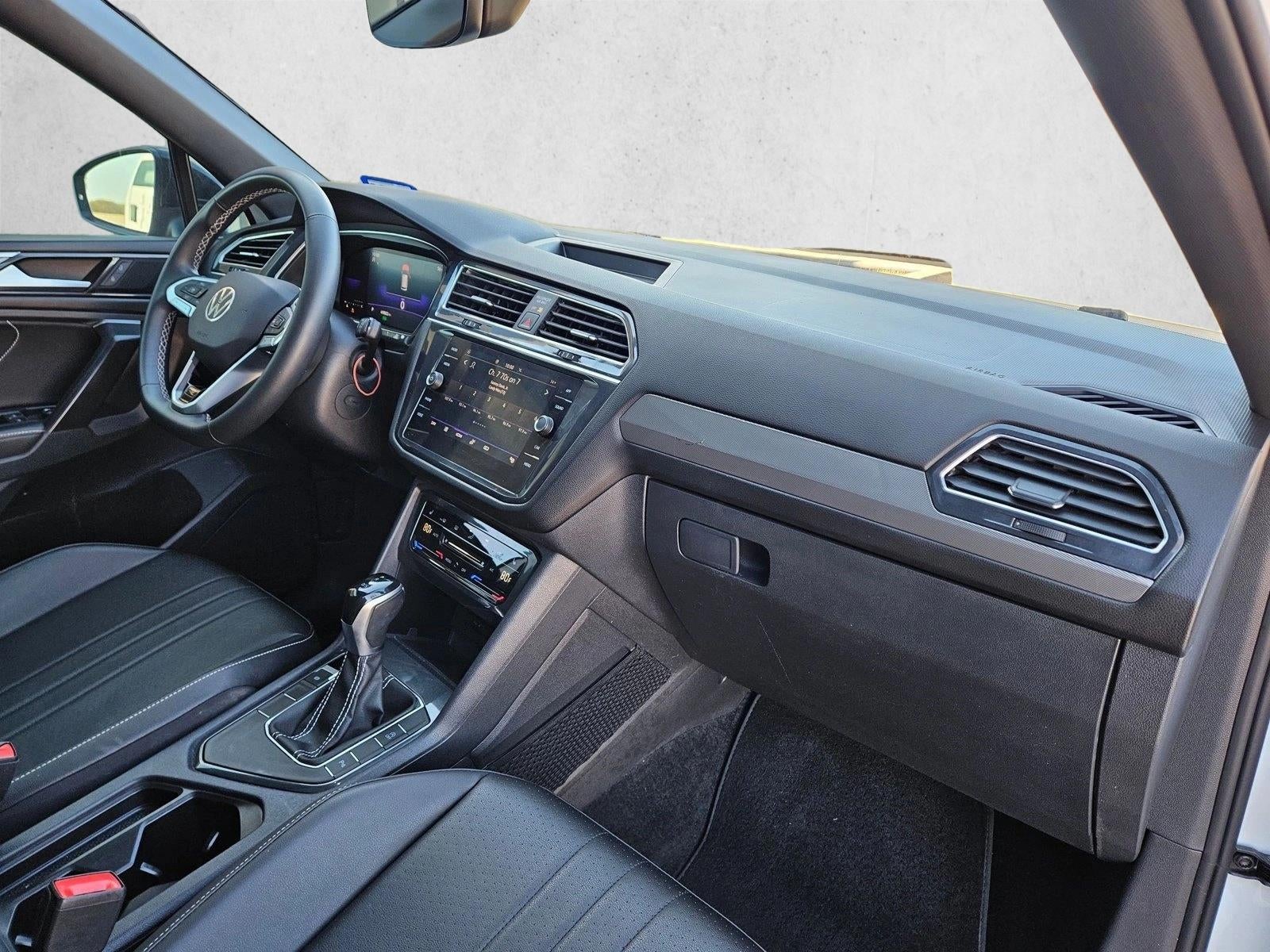 2023 Volkswagen Tiguan SE R-Line Black