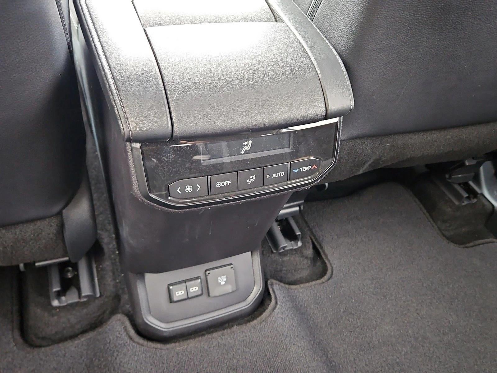 2025 Toyota Highlander LE