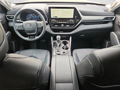 2025 Toyota Highlander LE