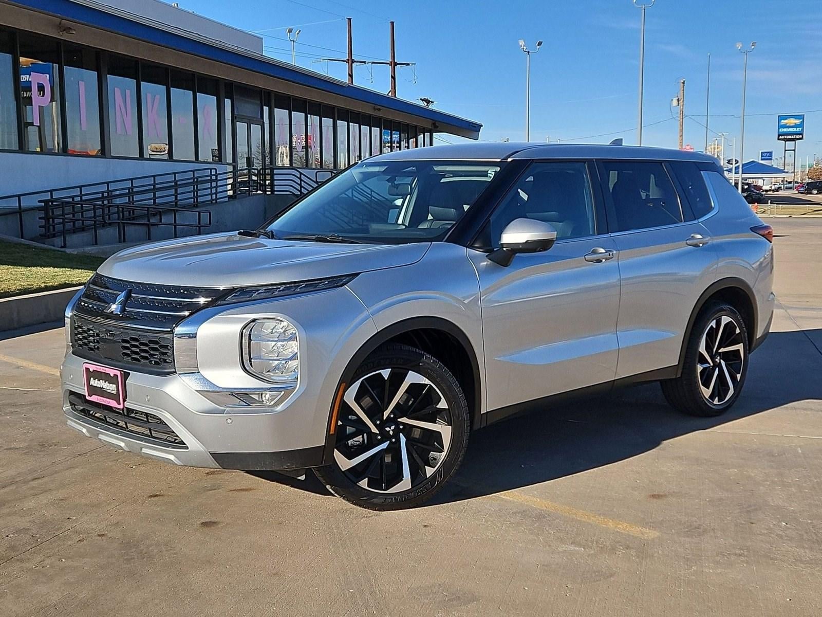 2024 Mitsubishi Outlander SE