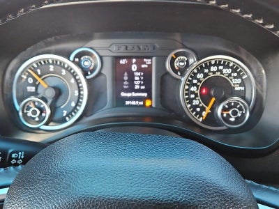 2022 RAM 1500 Big Horn Crew Cab 4x4 5'7" Box