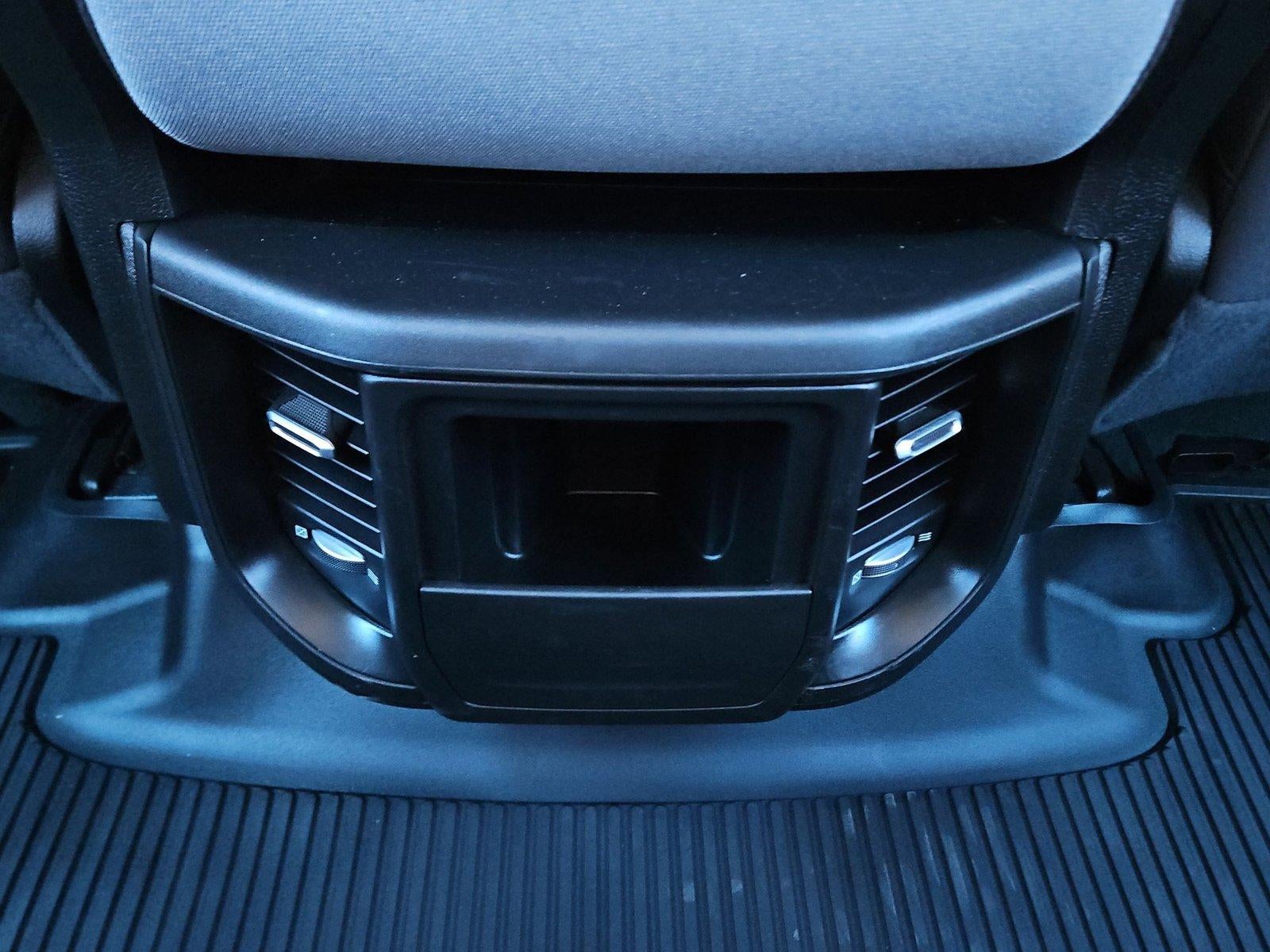 2022 RAM 1500 Big Horn Crew Cab 4x4 5'7" Box