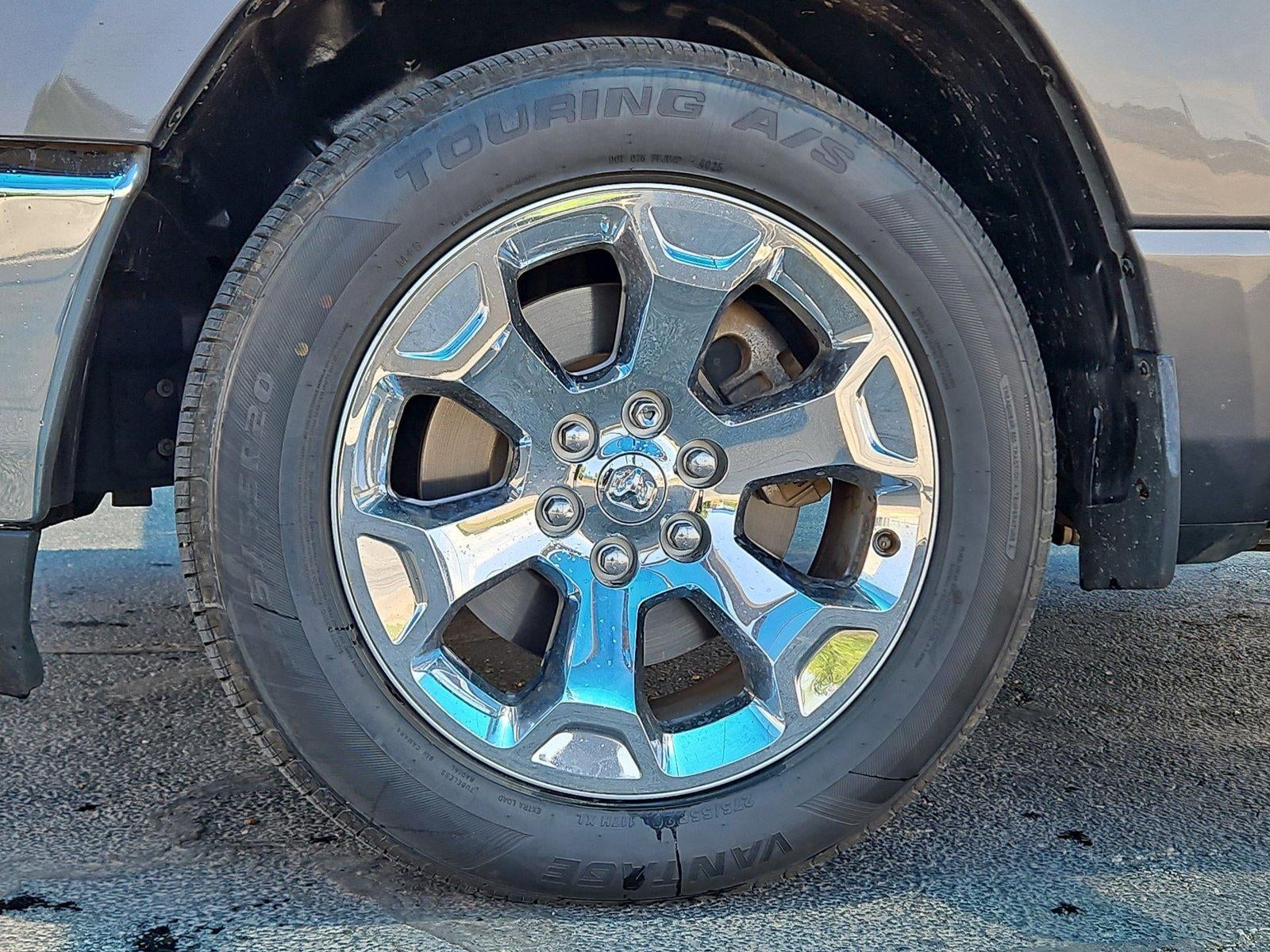 2022 RAM 1500 Big Horn Crew Cab 4x4 5'7" Box