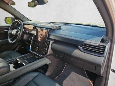 2025 GMC Acadia AT4