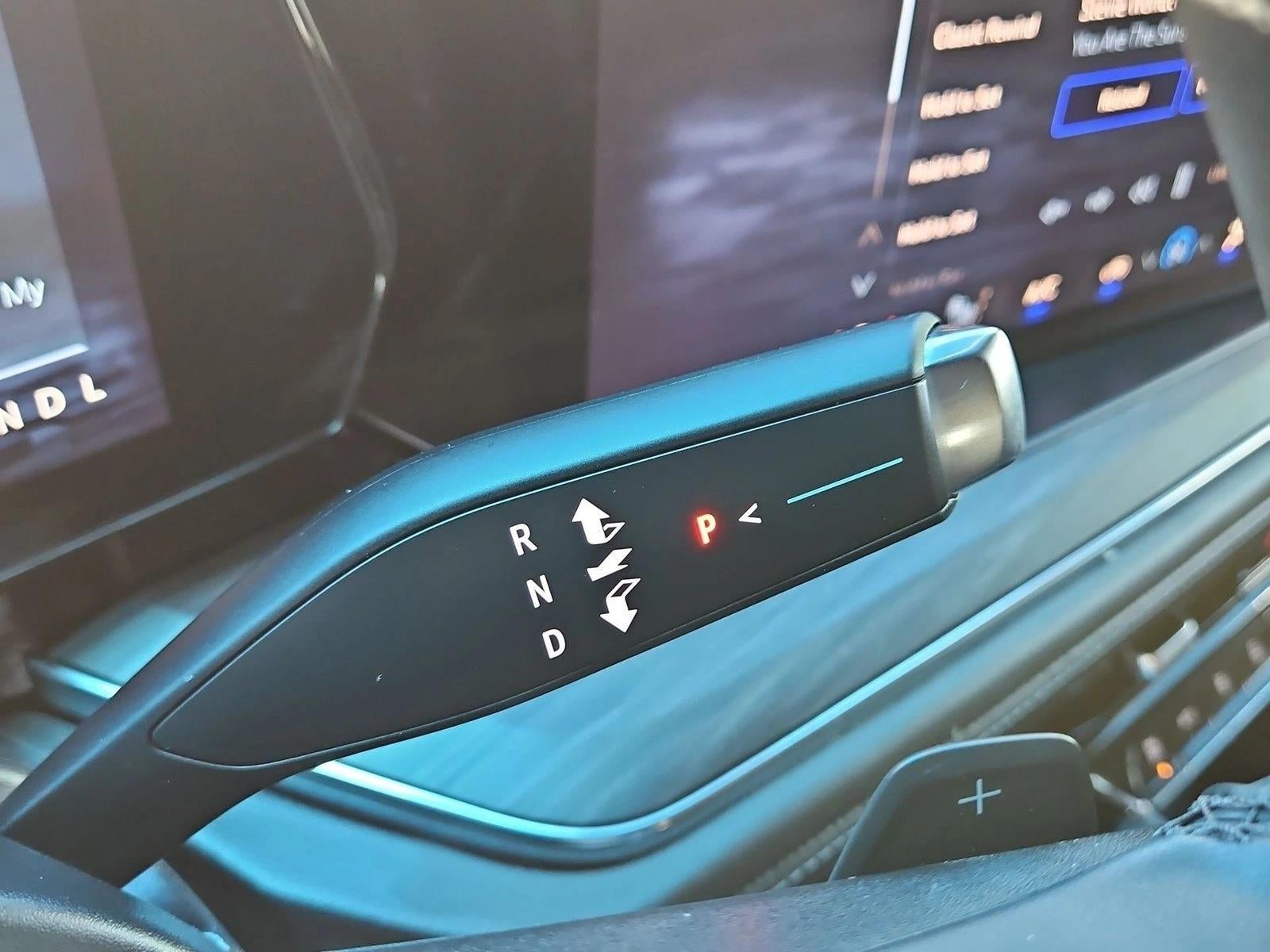 2025 Chevrolet Suburban LT - Photo 12