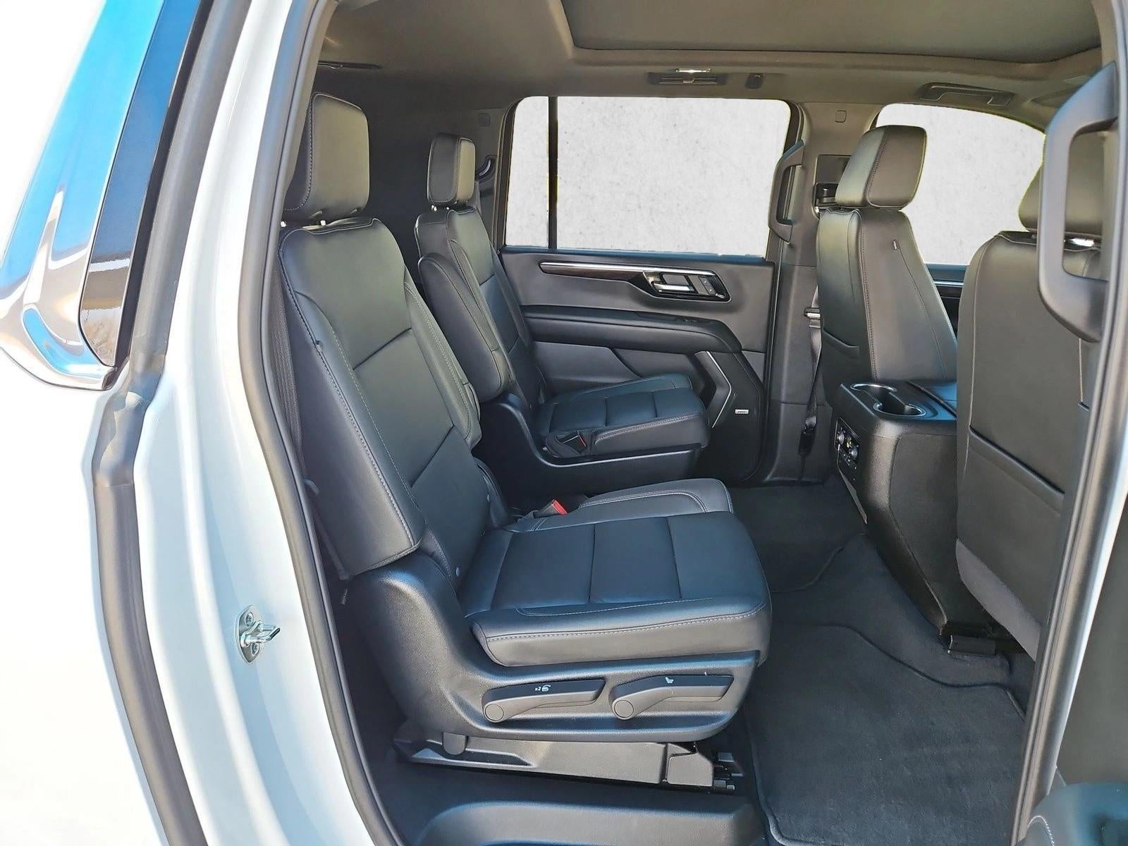 2025 Chevrolet Suburban LT - Photo 23