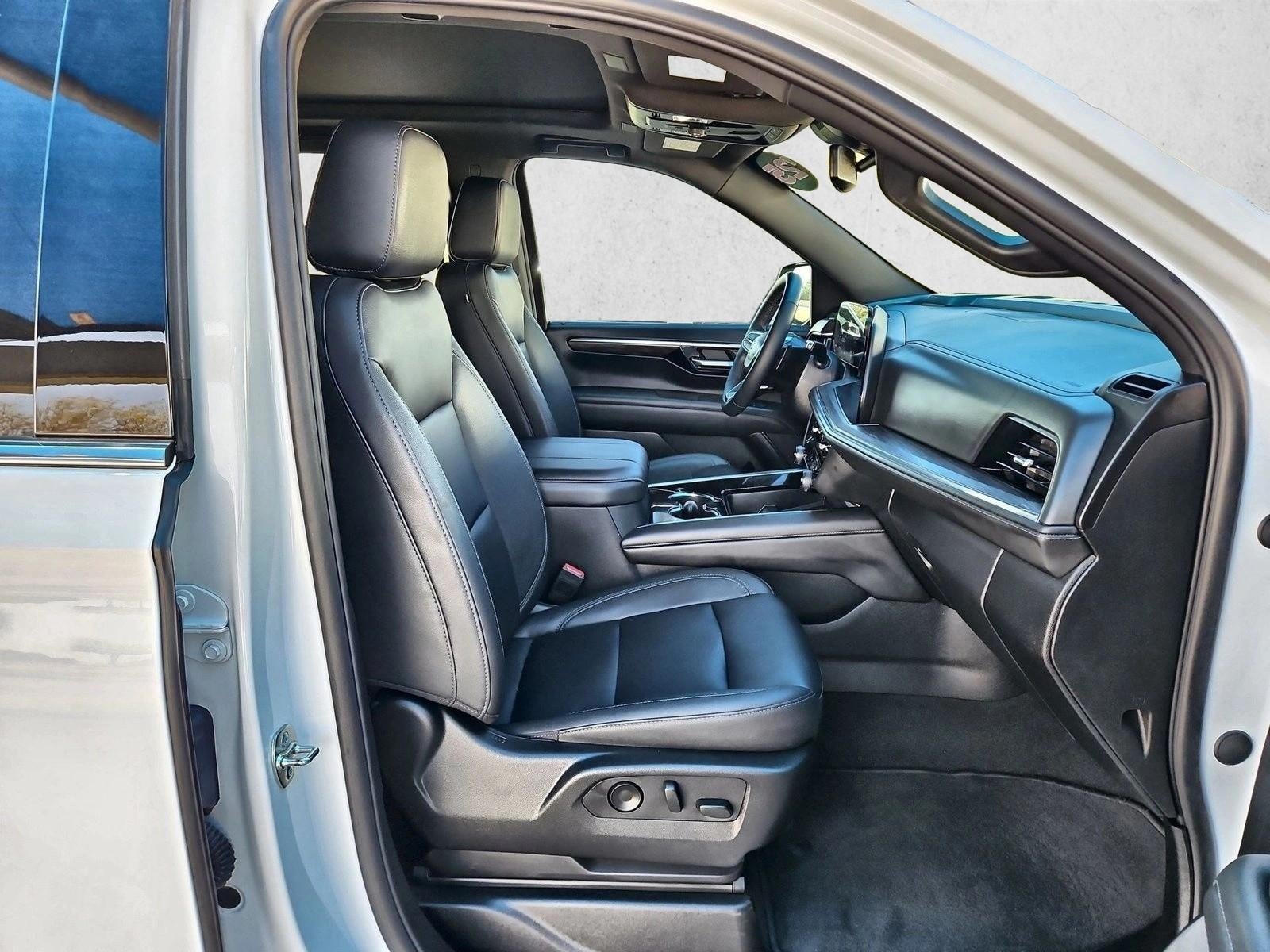 2025 Chevrolet Suburban LT - Photo 24
