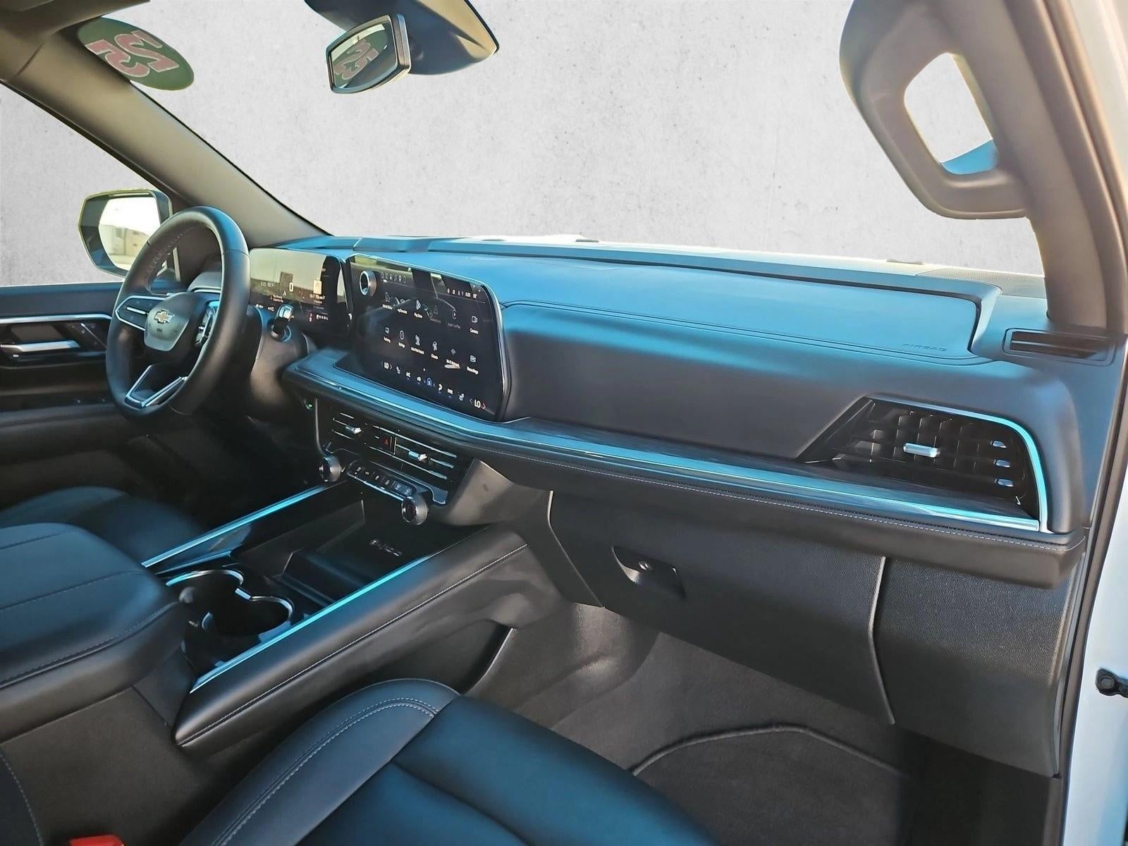 2025 Chevrolet Suburban LT - Photo 25