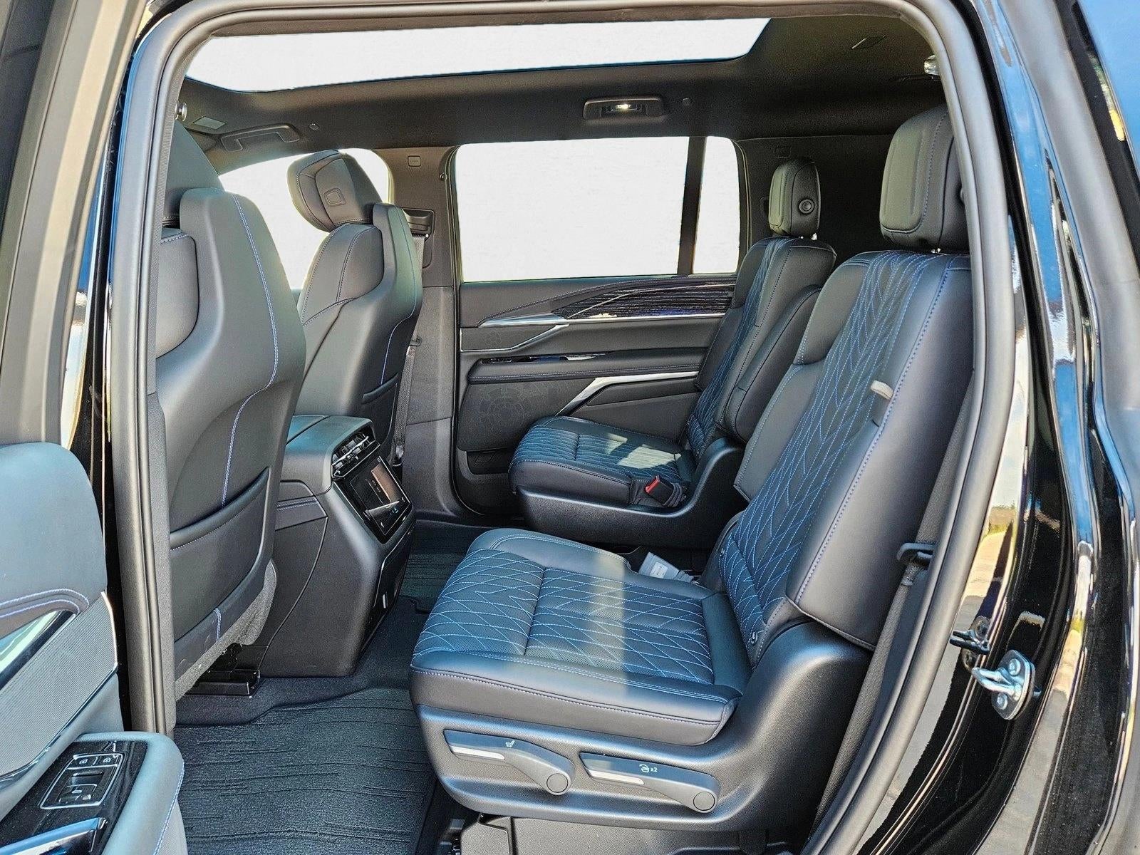 2026 Cadillac ESCALADE IQL Sport