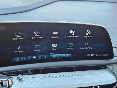 2025 Cadillac OPTIQ Luxury 1