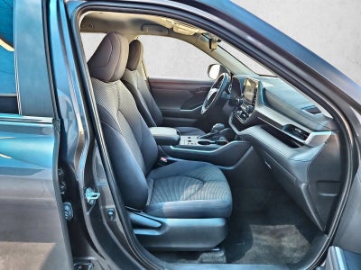 2025 Toyota Highlander LE