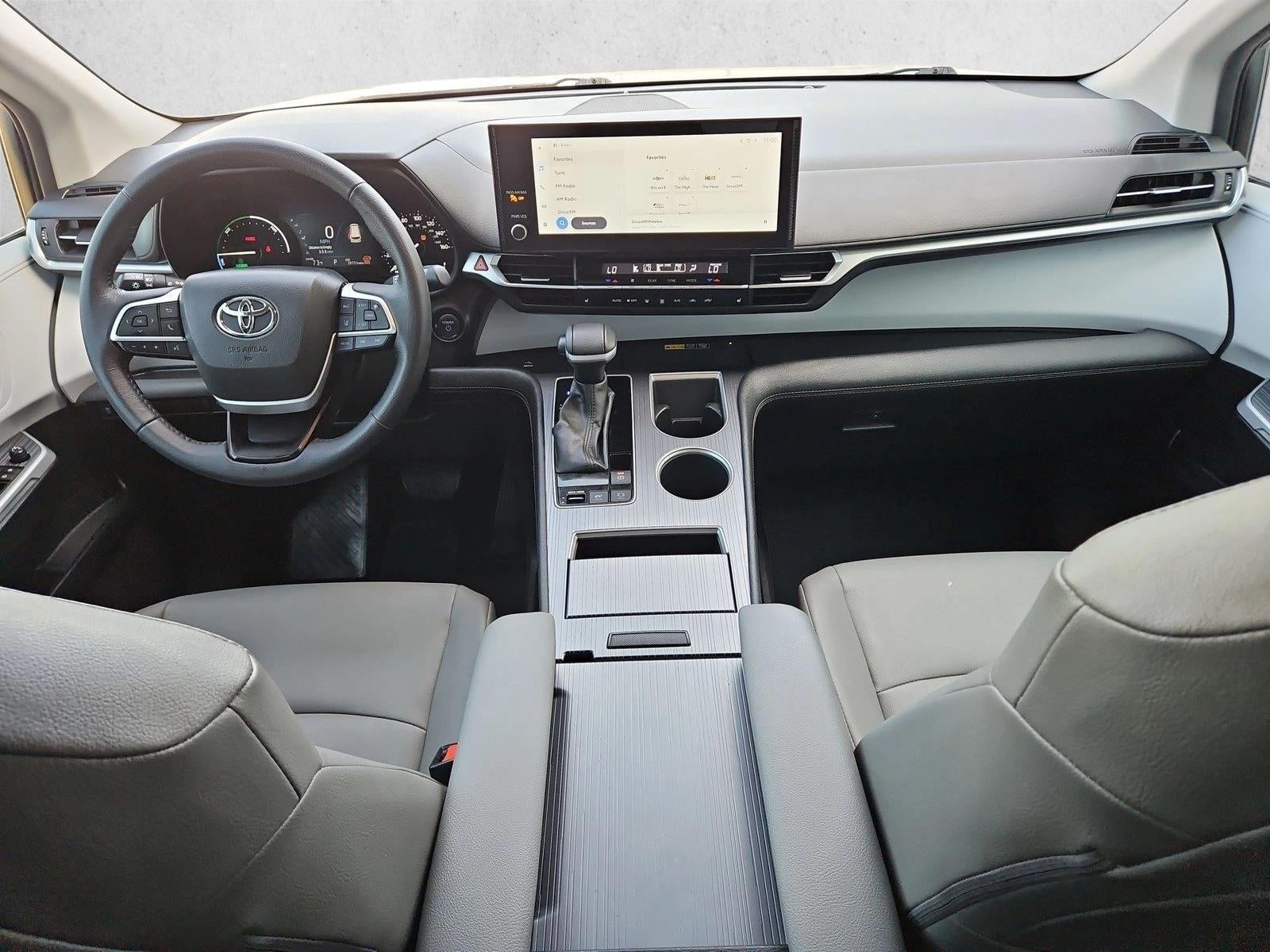 2025 Toyota Sienna XLE