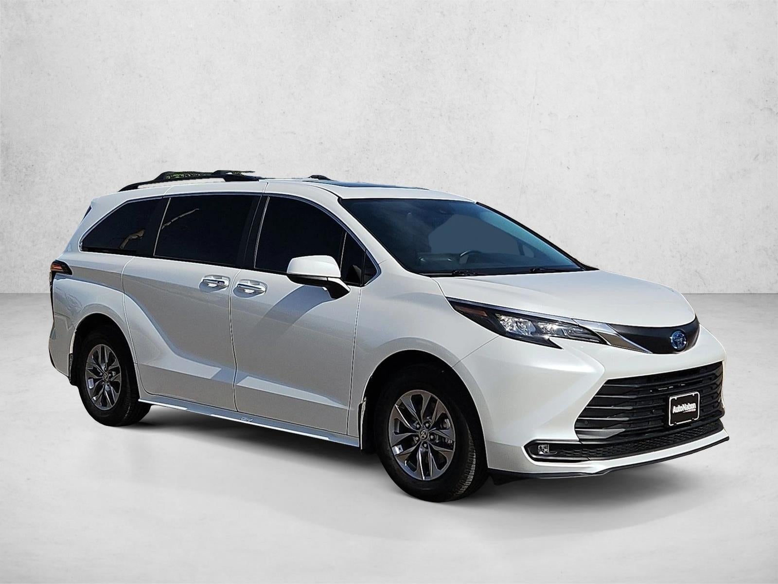 2025 Toyota Sienna XLE